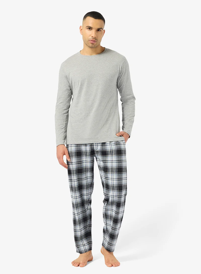 Regular fit tee and Pant set